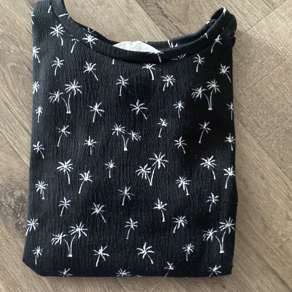 Black and white palm tree t-shirt